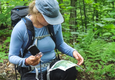 Une formation en orientation dans la forêt